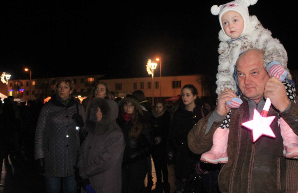 Jonaviečiai: "Pagaliau mūsų miesto eglė - graži!" 