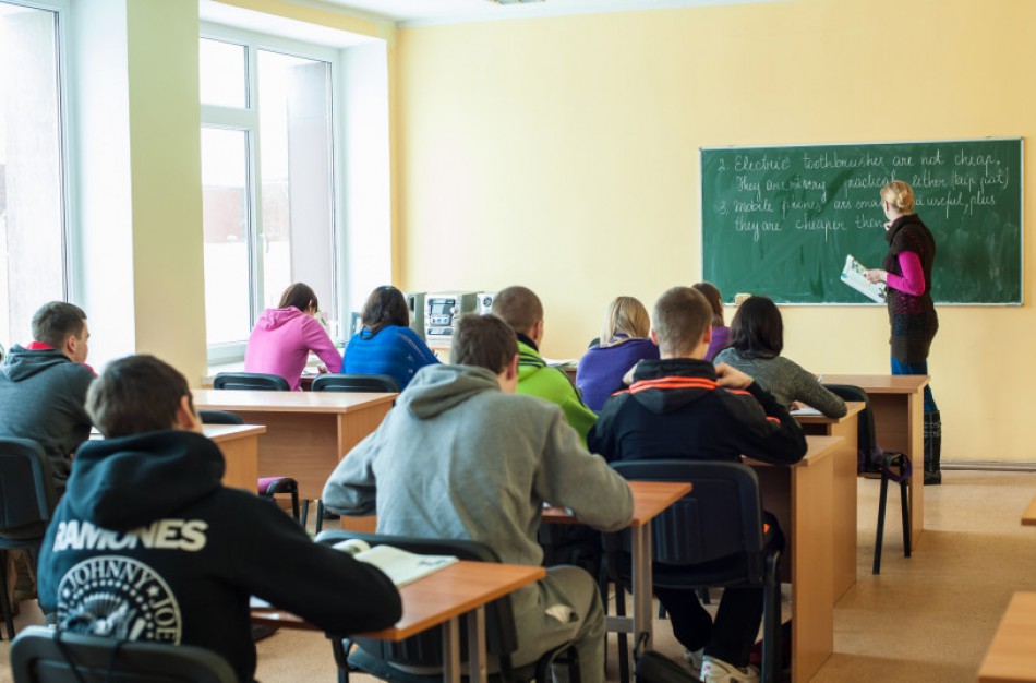 Mokytojai gavo vidutiniškai 100 eurų didesnius atlyginimus