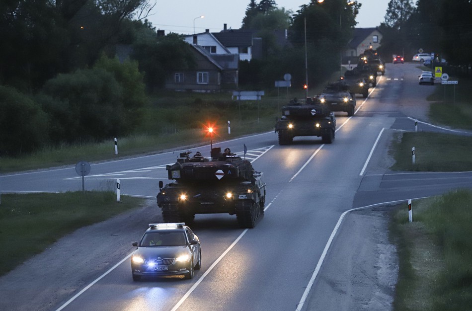 Vasario pabaigoje – kovo pradžioje numatomas intensyvesnis karinės technikos judėjimas šalies keliuose