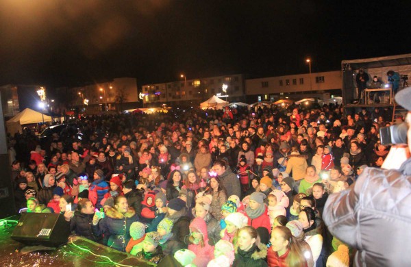 Jonaviečiai: "Pagaliau mūsų miesto eglė - graži!" 