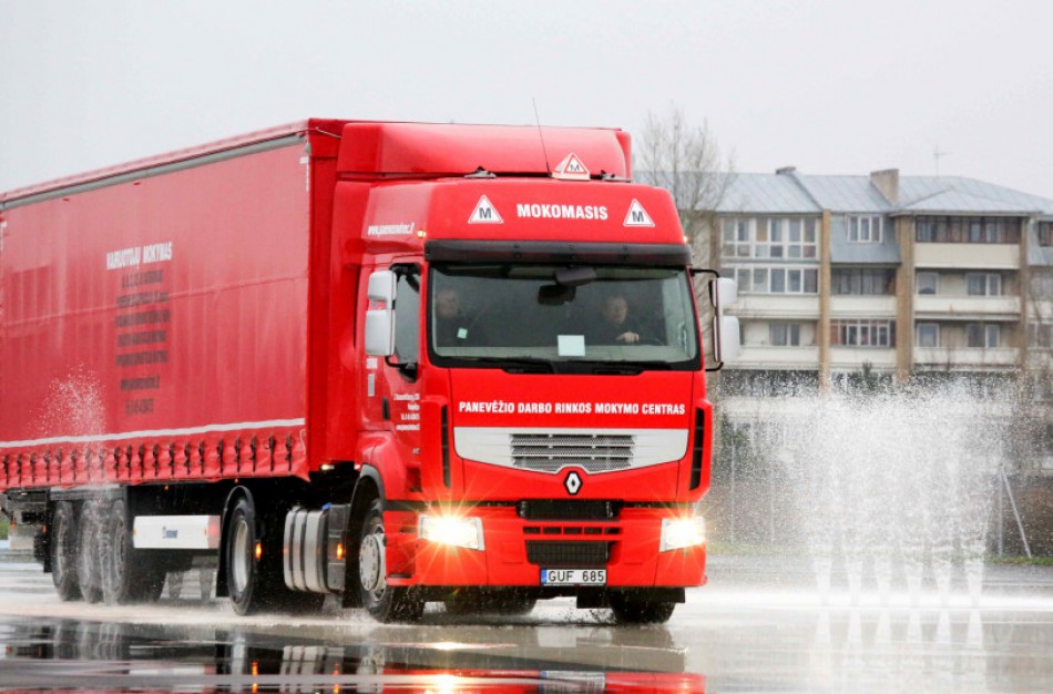 Žiemos priėmimo metu į profesines mokyklas daugiausia priimta būsimų vairuotojų ir paramedikų