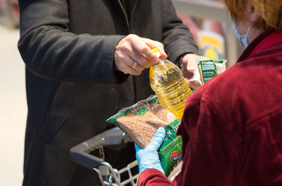 Jonaviečiai kviečiami atsiimti paramą maisto produktais: skelbiamas dalinimų grafikas