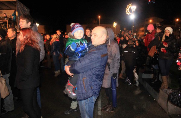 Jonaviečiai: "Pagaliau mūsų miesto eglė - graži!" 