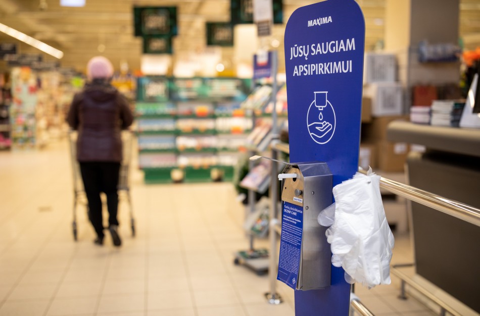 Skaitytojas Vytautas: ,,Reikalavimas dėvėti kaukes virto teatru ir visiems nė motais"