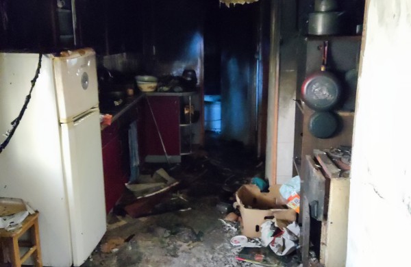 Po gaisro namų netekusi jonavietė netramdo ašarų: beliko prašyti žmonių pagalbos