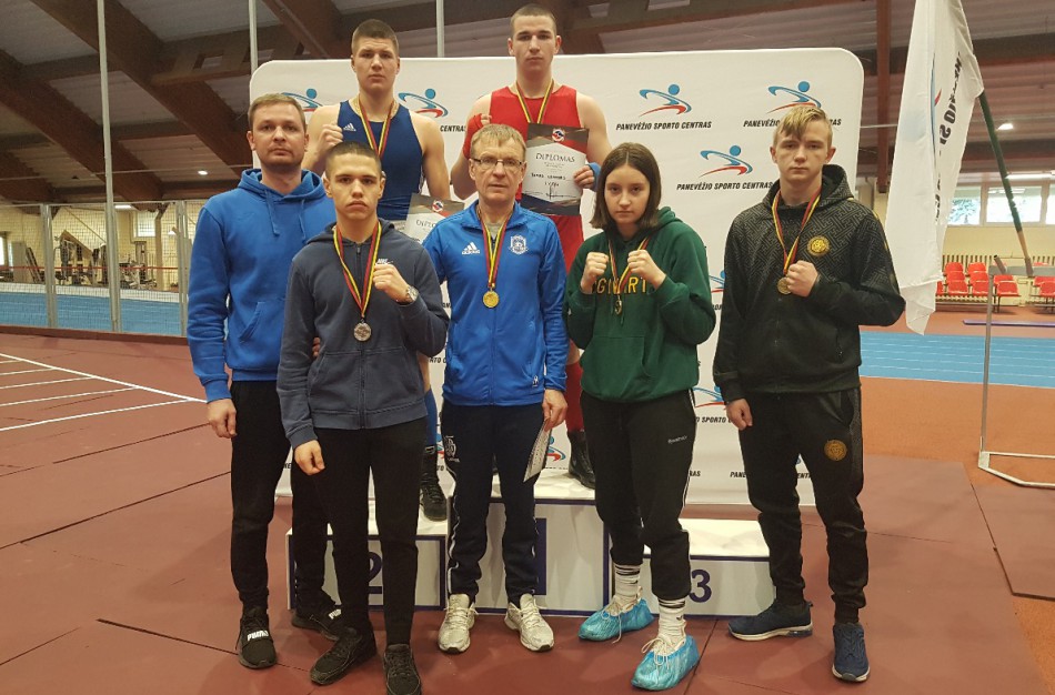 Jonavos KKSC boksininkai iš Lietuvos jaunimo čempionato grįžo su medaliais