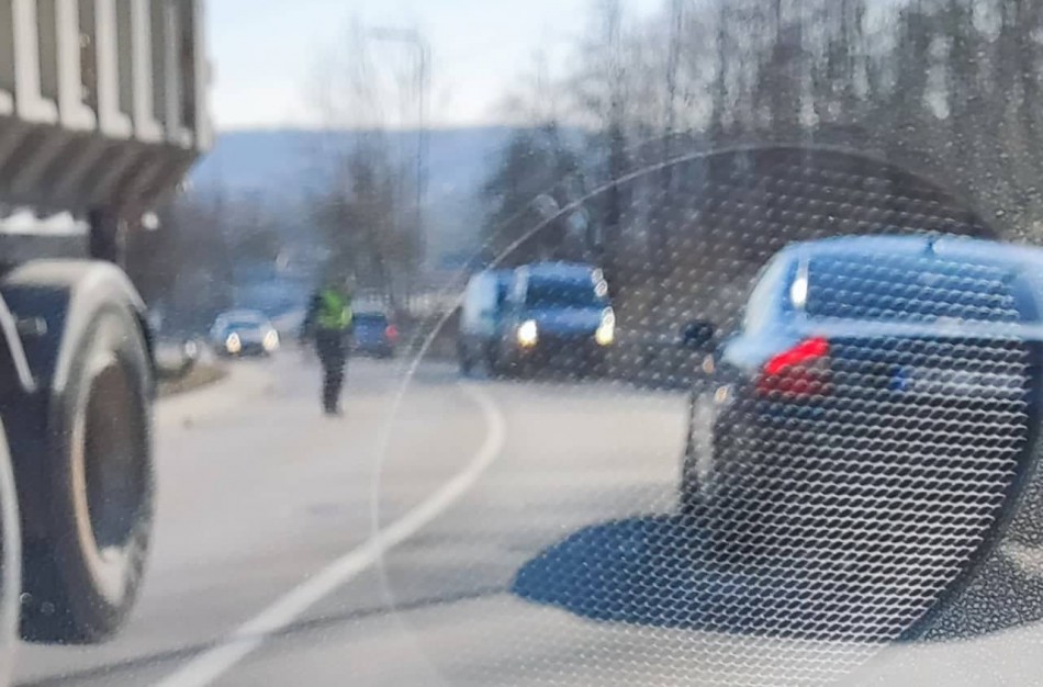 Vasario 16-osios gatvėje susidūrė keli automobiliai