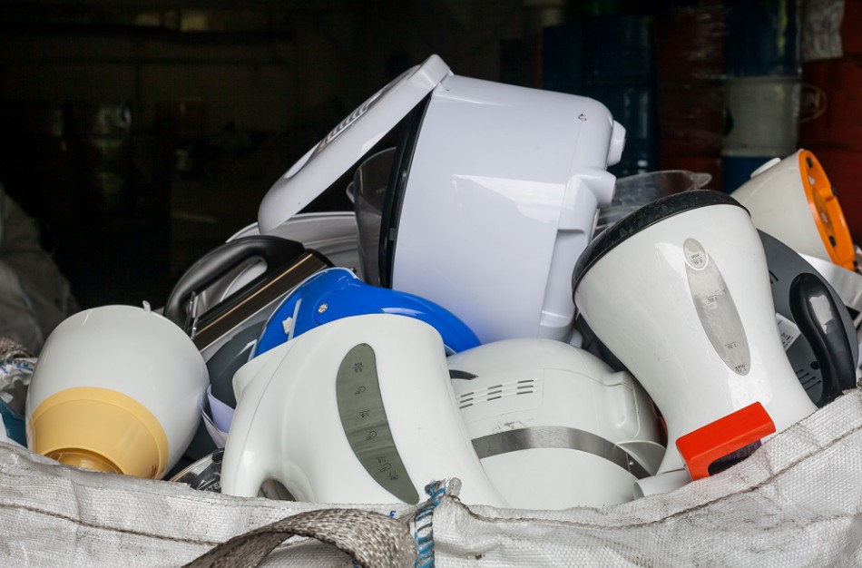 Į sąvartynus patenkančių atliekų srautas mažėja, bet kai kurie įpročiai nesikeičia