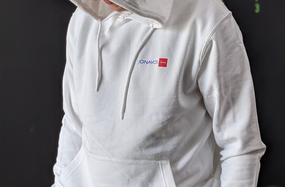 Dėmesio konkursas! Pasidalink pavasariška nuotrauka ir laimėk džemperį arba marškinėlius