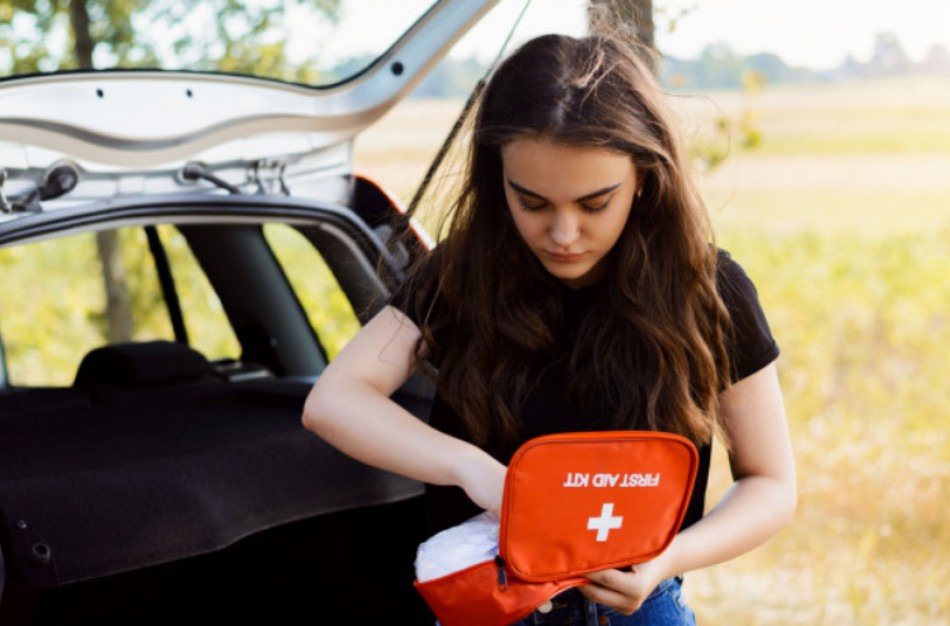 SAM dar kartą primena: pirmosios pagalbos rinkinių privalomas atnaujinimas atidedamas