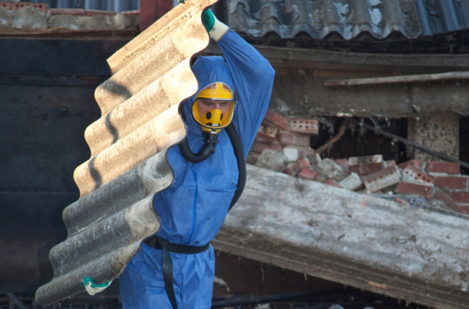 Skirta dar 2 mln. eurų, kad gyventojai galėtų nemokamai atsikratyti asbesto ir rūšiuoti tekstilės atliekas