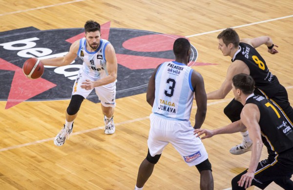 Jonavos komanda trečią kartą šį sezoną pralaimėjo Šiaulių ekipai