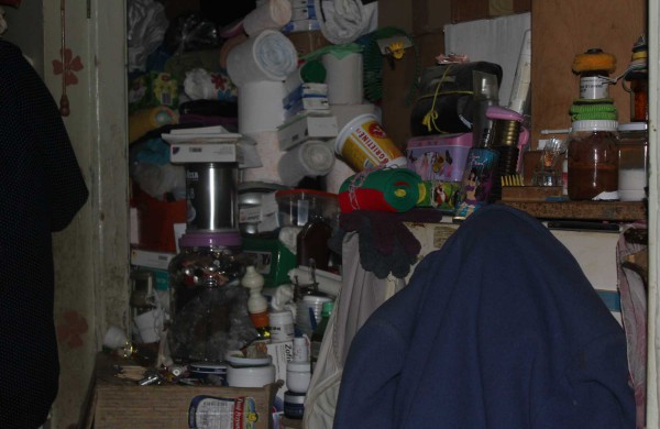 Jonavietė butą užkrovė taip, kad laisvos vietos – vos vienas kvadratinis metras