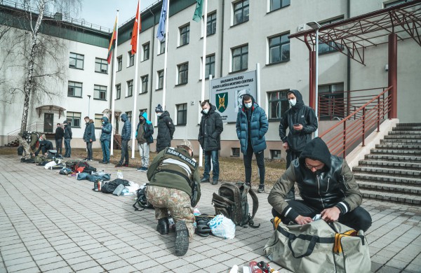 Tarnybą Lietuvos kariuomenėje pradeda pirmieji 2022 m. šaukimo kariai