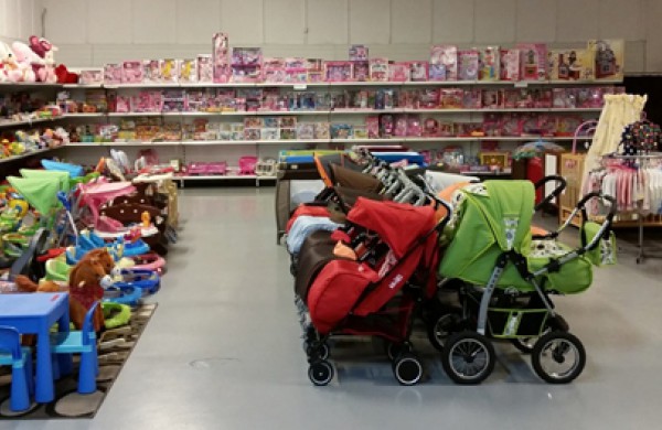 Kviečia į žaislų parduotuvę