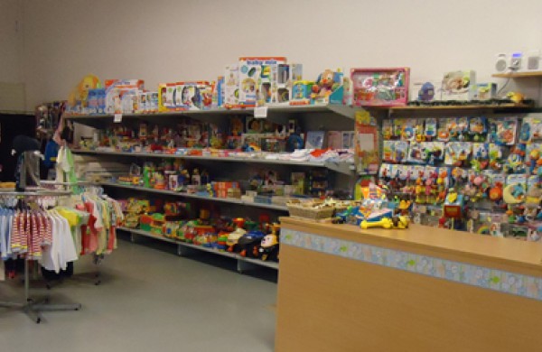 Kviečia į žaislų parduotuvę
