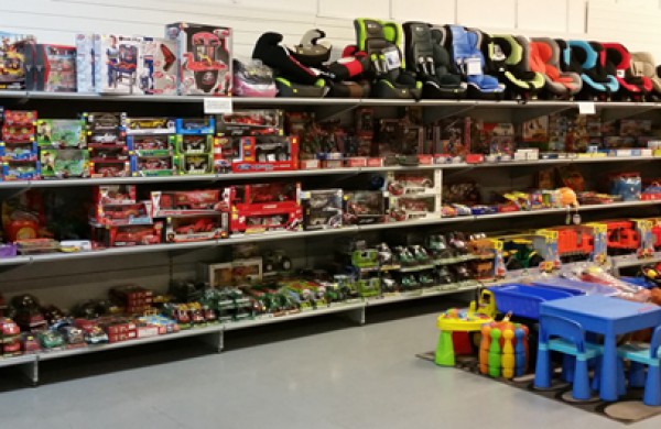 Kviečia į žaislų parduotuvę