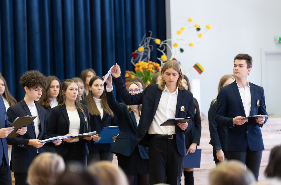 J. Ralio gimnazija: ,,Nepaleisk mano rankos, laisve!”