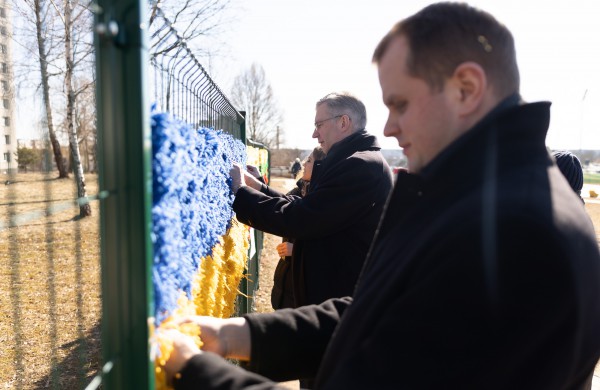 J. Ralio gimnazija: ,,Nepaleisk mano rankos, laisve!”