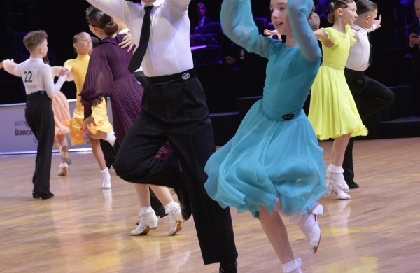 „Bonus“ šokėjai užtikrintai iškovoja pergales