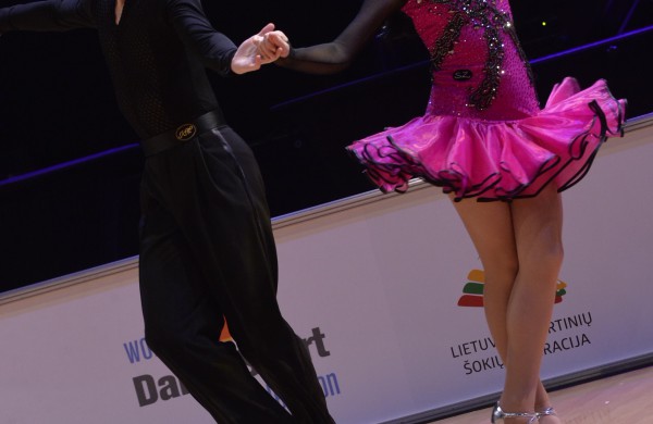 „Bonus“ šokėjai užtikrintai iškovoja pergales