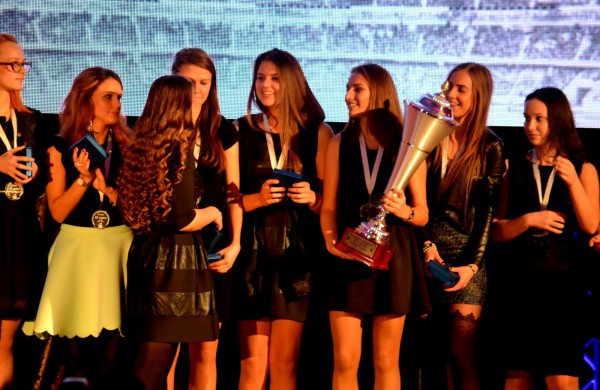 Aukso medaliai ir taurė – „Lietavos“ komandos rankose