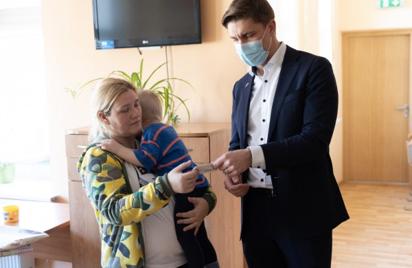 Savivaldybės vadovai aplankė Ukrainos karo pabėgėlius