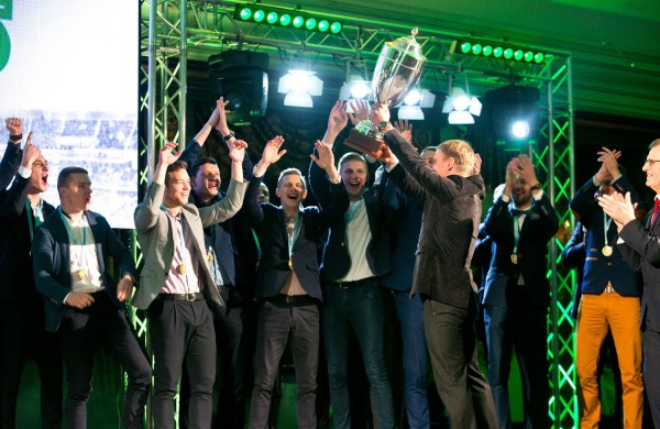 Aukso medaliai ir taurė – „Lietavos“ komandos rankose