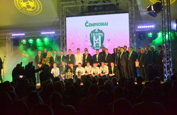 Aukso medaliai ir taurė – „Lietavos“ komandos rankose