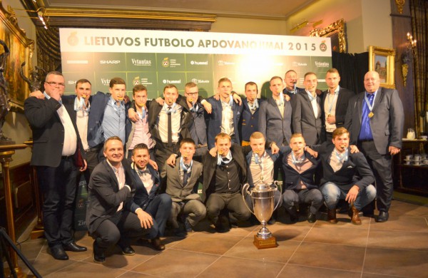 Aukso medaliai ir taurė – „Lietavos“ komandos rankose