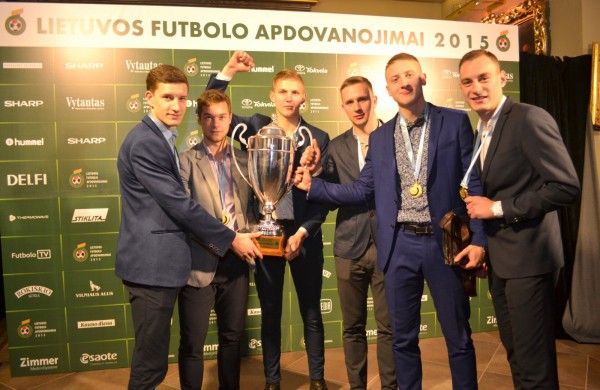 Aukso medaliai ir taurė – „Lietavos“ komandos rankose