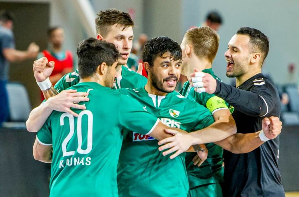 Kovoje dėl aukso pirmoji pergalė pasiekta po vartininko klaidos