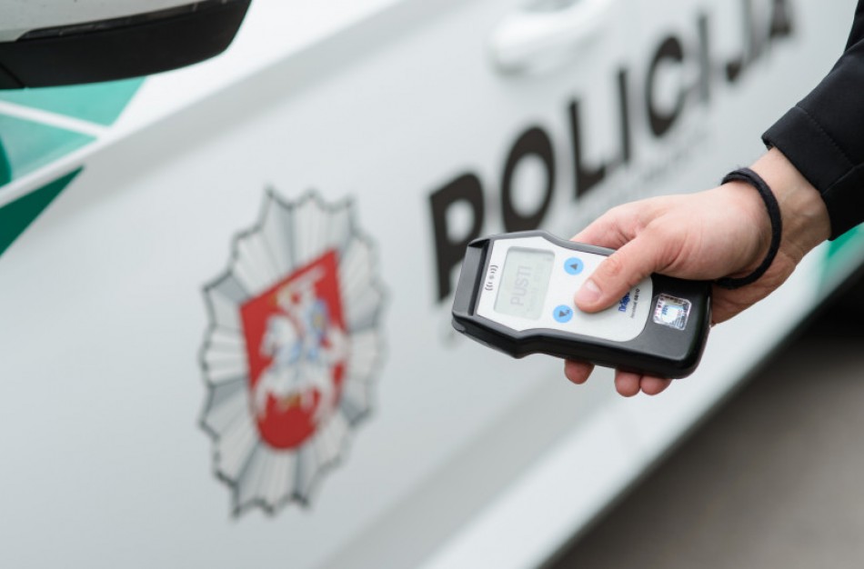 Po darbo garaže jonaviečio sąskaitoje – vidutinis girtumo laipsnis ir rimti nemalonumai