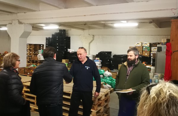 Jonavoje apsistojusius ukrainiečius pasiekė įspūdingo dydžio paramos siunta iš Anglijos