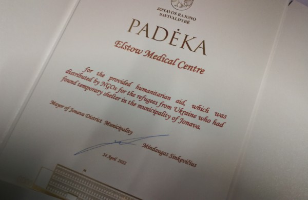 Jonavoje apsistojusius ukrainiečius pasiekė įspūdingo dydžio paramos siunta iš Anglijos
