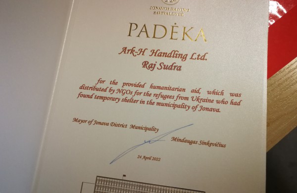 Jonavoje apsistojusius ukrainiečius pasiekė įspūdingo dydžio paramos siunta iš Anglijos