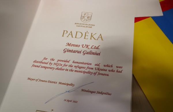 Jonavoje apsistojusius ukrainiečius pasiekė įspūdingo dydžio paramos siunta iš Anglijos