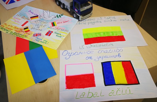 Jonavoje apsistojusius ukrainiečius pasiekė įspūdingo dydžio paramos siunta iš Anglijos