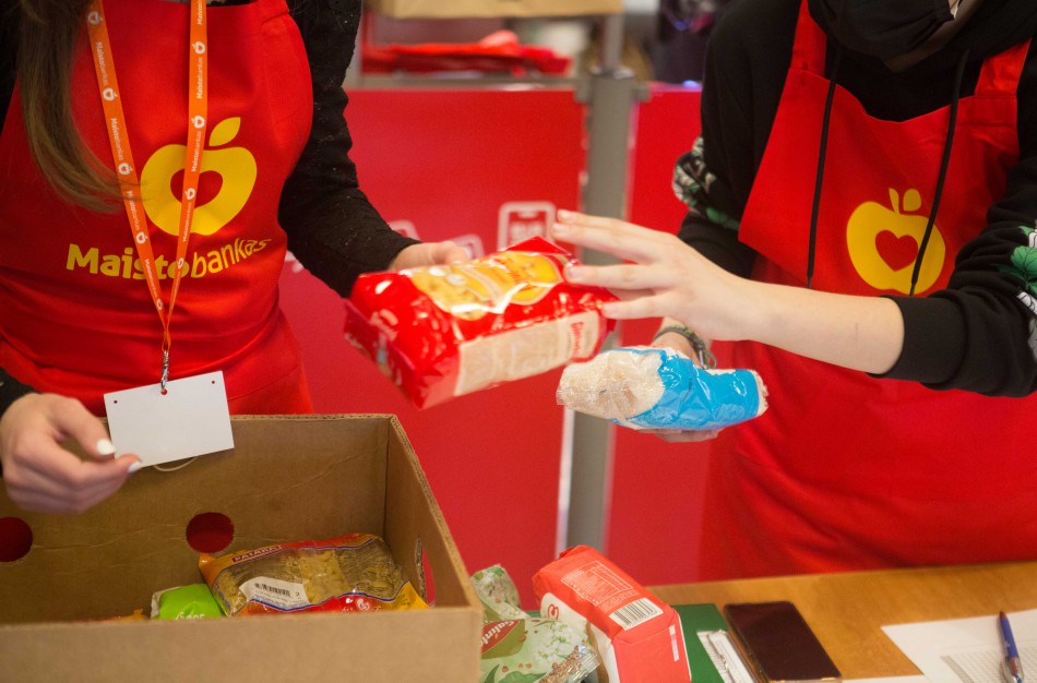 Lietuvos žmonių gerumas: „Maisto banko“ akcijoje suaukota beveik 360 tūkst. produktų