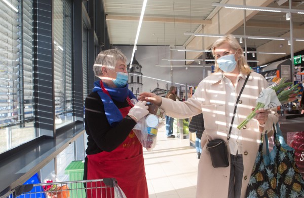 Lietuvos žmonių gerumas: „Maisto banko“ akcijoje suaukota beveik 360 tūkst. produktų