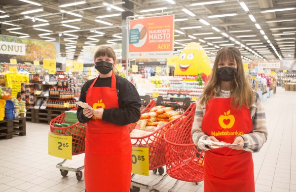 Lietuvos žmonių gerumas: „Maisto banko“ akcijoje suaukota beveik 360 tūkst. produktų