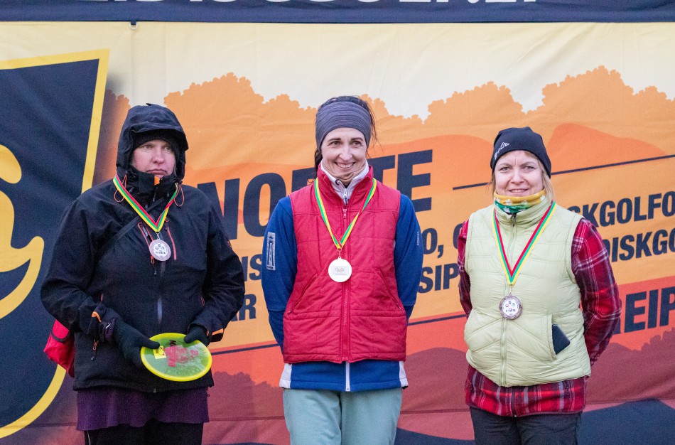 Lietuvos diskgolfo taurė 2022 su Discmania: jonaviečiai kopė ant prizininkų pakylos