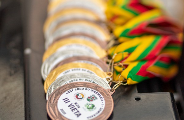 Lietuvos diskgolfo taurė 2022 su Discmania: jonaviečiai kopė ant prizininkų pakylos