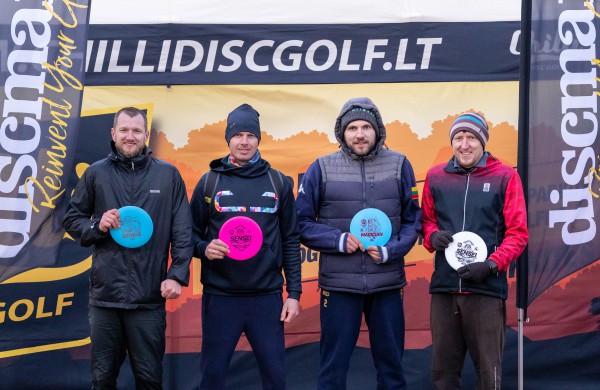 Lietuvos diskgolfo taurė 2022 su Discmania: jonaviečiai kopė ant prizininkų pakylos