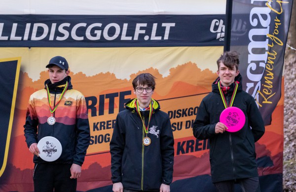 Lietuvos diskgolfo taurė 2022 su Discmania: jonaviečiai kopė ant prizininkų pakylos