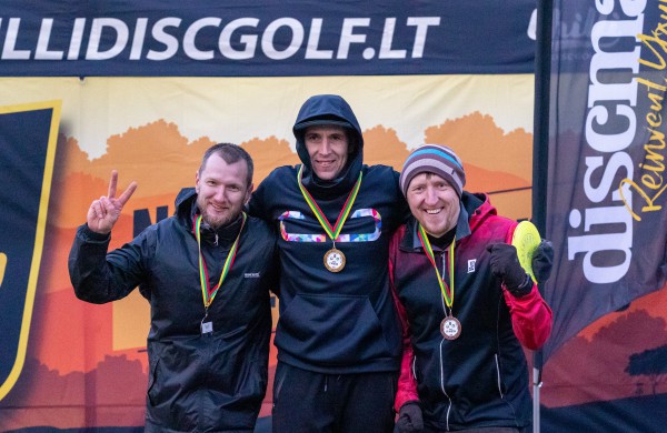 Lietuvos diskgolfo taurė 2022 su Discmania: jonaviečiai kopė ant prizininkų pakylos