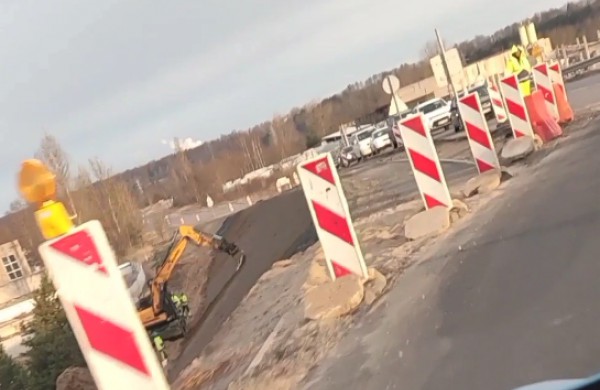 Vairuotojai pakraupę: tokio eismo reguliavimo ant Ruklos viaduko niekas nesitikėjo