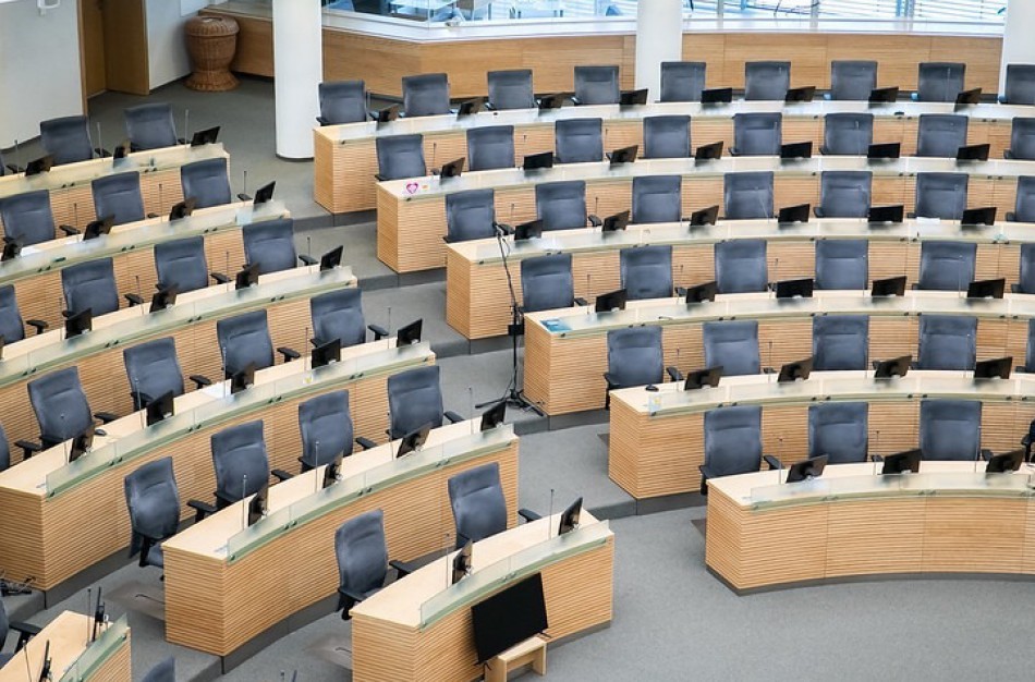 Seimas leido savivaldybių tarybų komitetams ir komisijoms organizuoti nuotolinius posėdžius ne tik ekstremaliosios situacijos ar karantino metu