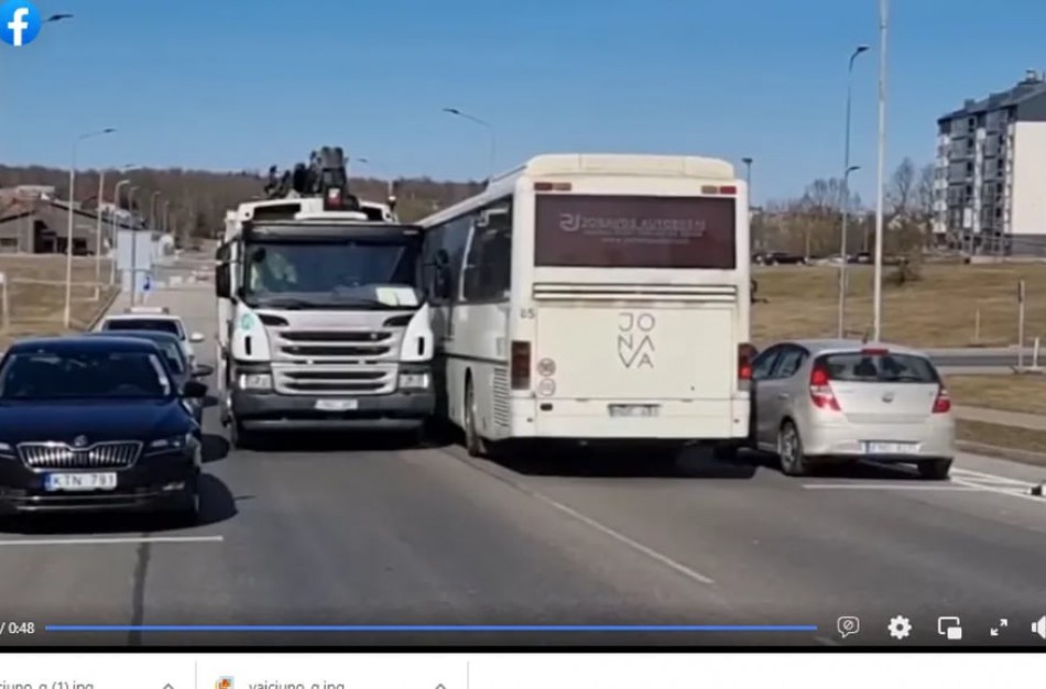 Užfiksavo eksperimentą: naujojoje gatvėje sunkiasvorės prasilenkė per plauką