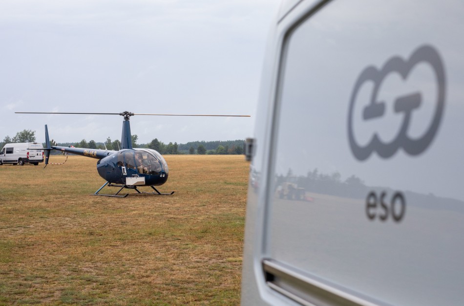 ESO tęsia elektros linijų apžiūrą sraigtasparniu